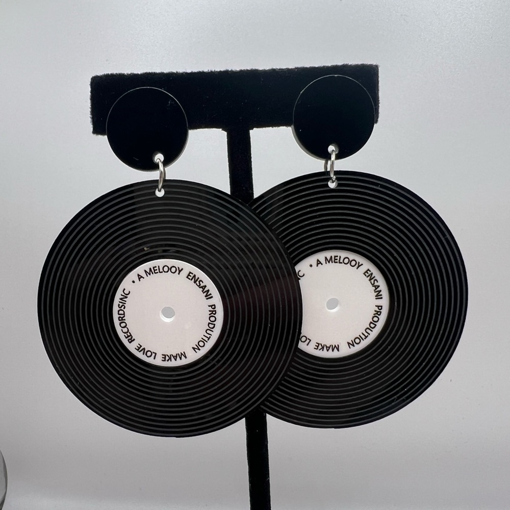 Cute earrings Music Records - Picture 2 of 3